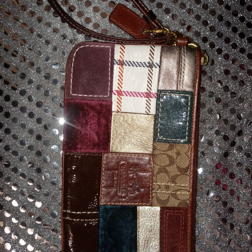 Multi pattern Genuine mini Coach pouch - Picture 3 of 4